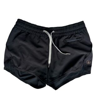 Vuori Black Clementine Shorts size Small